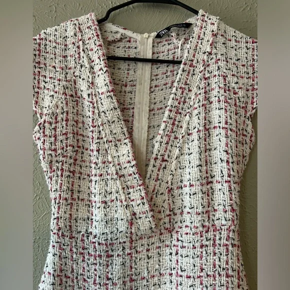 Zara Mini Dress  , color Cream/ black/ pink Size S - Picture 2 of 12